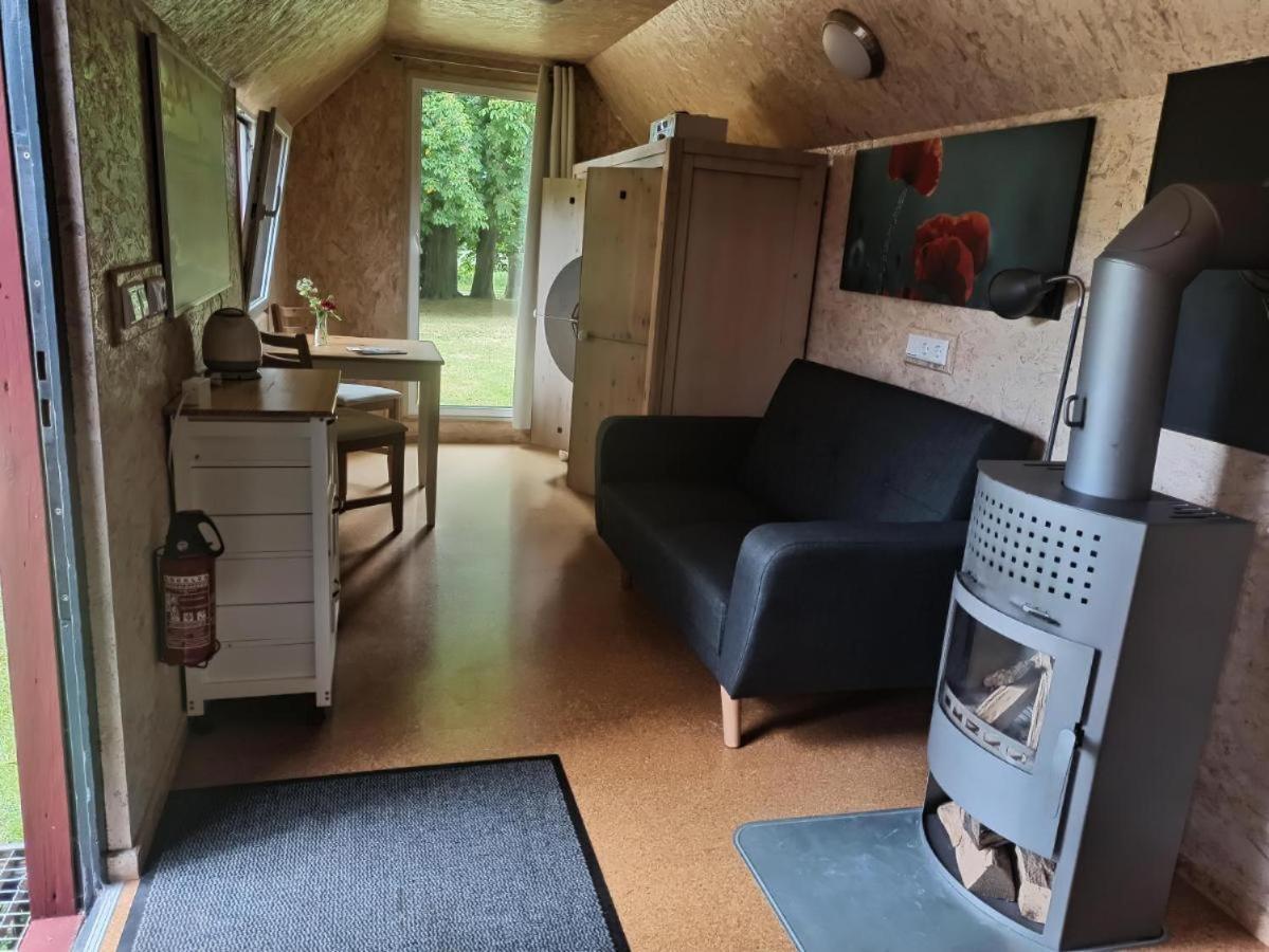 Schaeferwagen Auf Dem Biogut-Saalkow Hotel Gustow  Luaran gambar